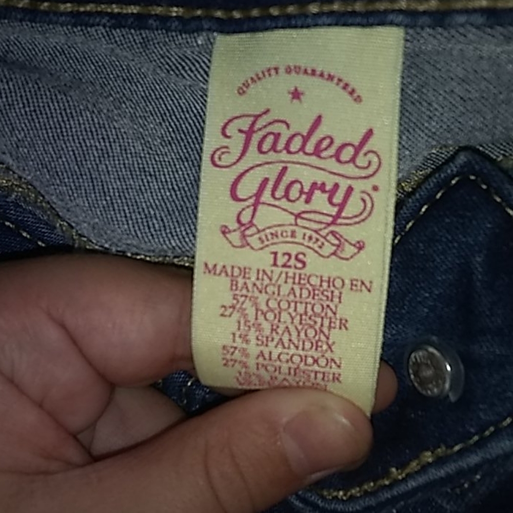 Shorts - Picture 2 of 3